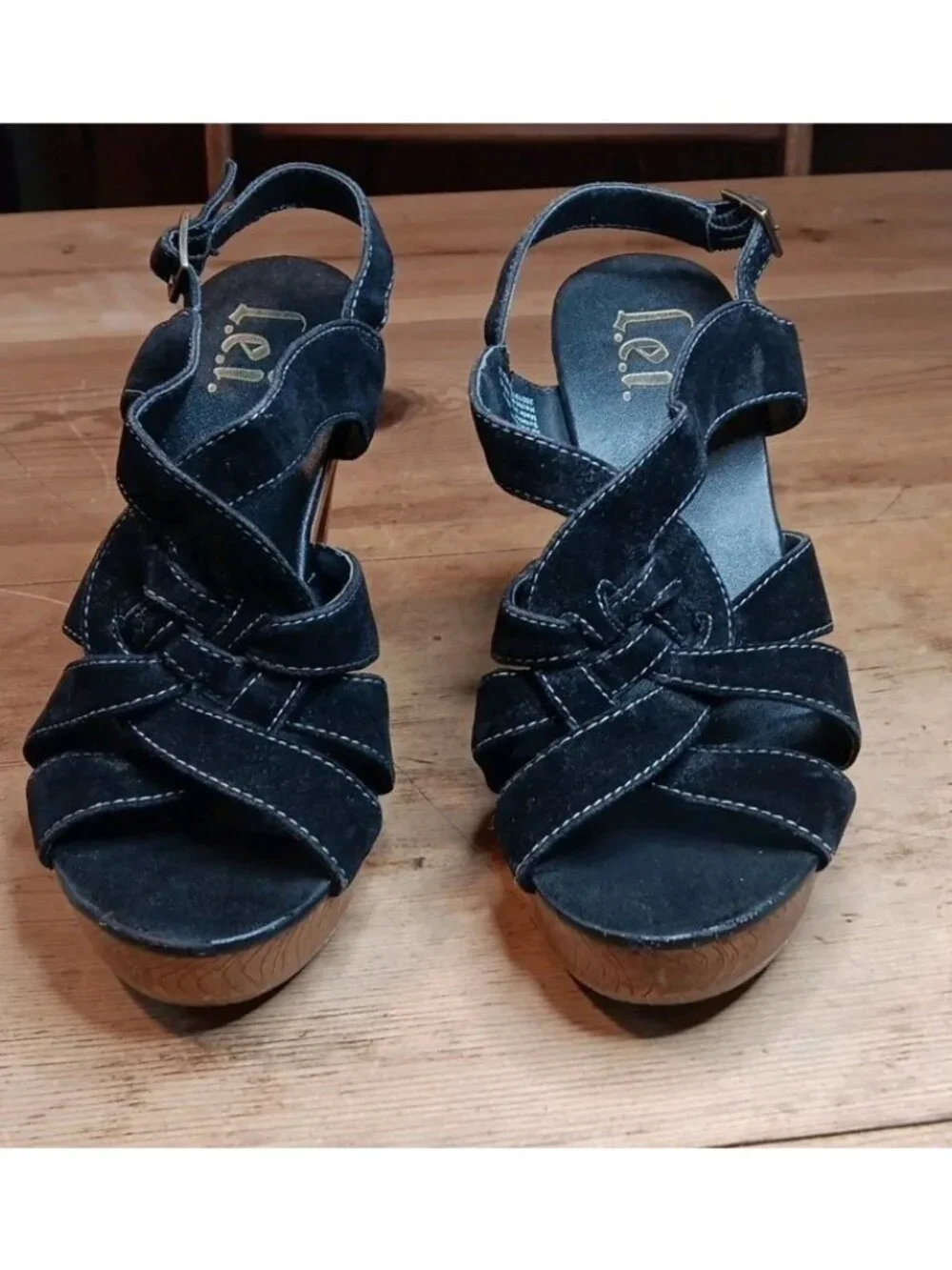 lei y2k vintage